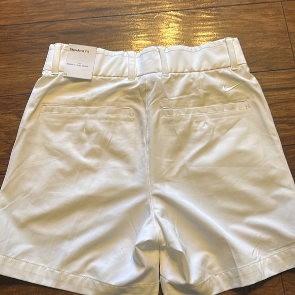 Nike Dri-FIT Victory
Women's 5" Golf Shorts NWT - Picture 7 of 11